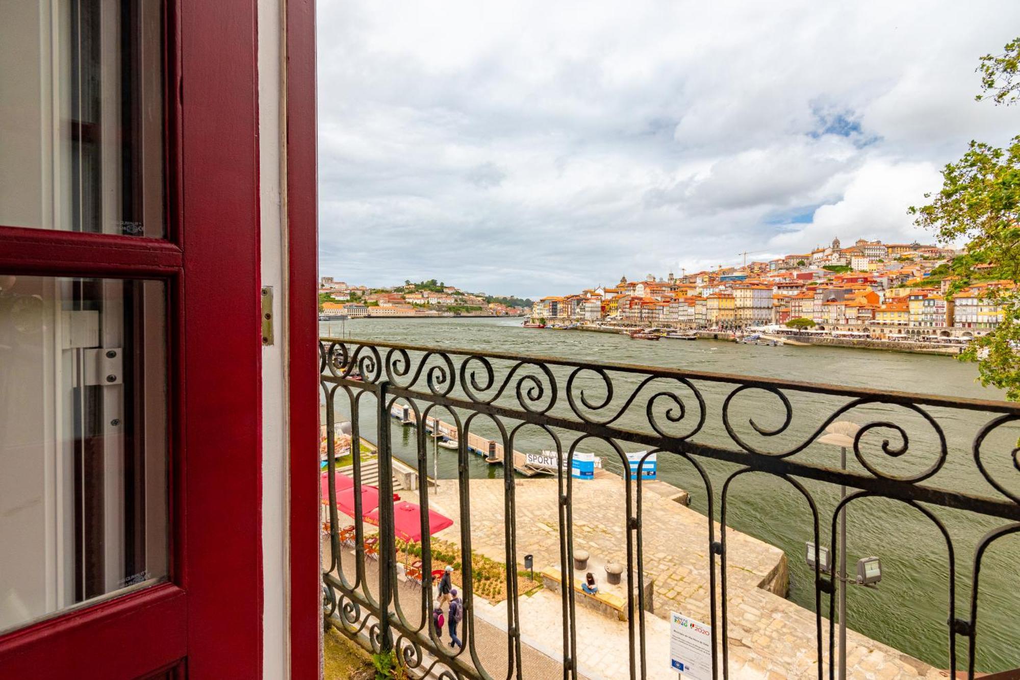 Nortesoul Porto A Vista فيلا نوفا دي غايا المظهر الخارجي الصورة